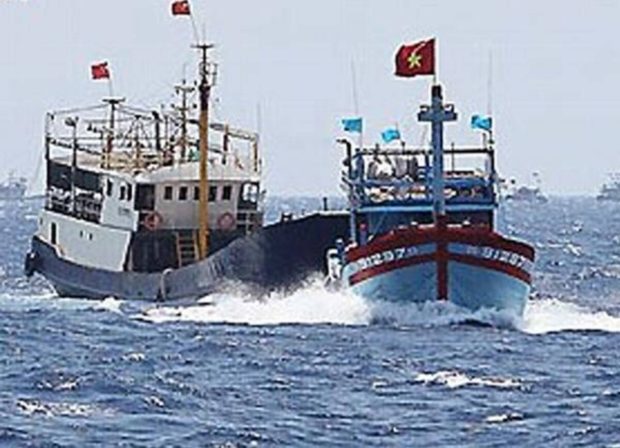 殴られ、魚奪われても「漁場手放さない」 中国海警船に襲撃されたベトナム漁師 ～ 海洋進出を企む中国との戦い
